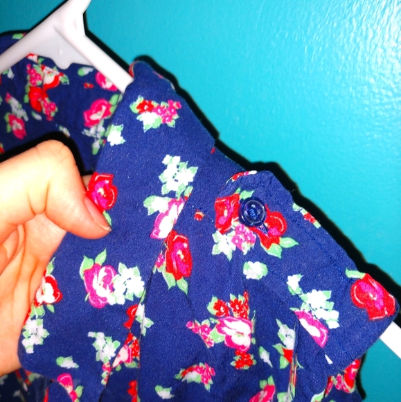 🌸 Gap sleeveless floral blouse 😍 vivid color - Picture 1 of 5